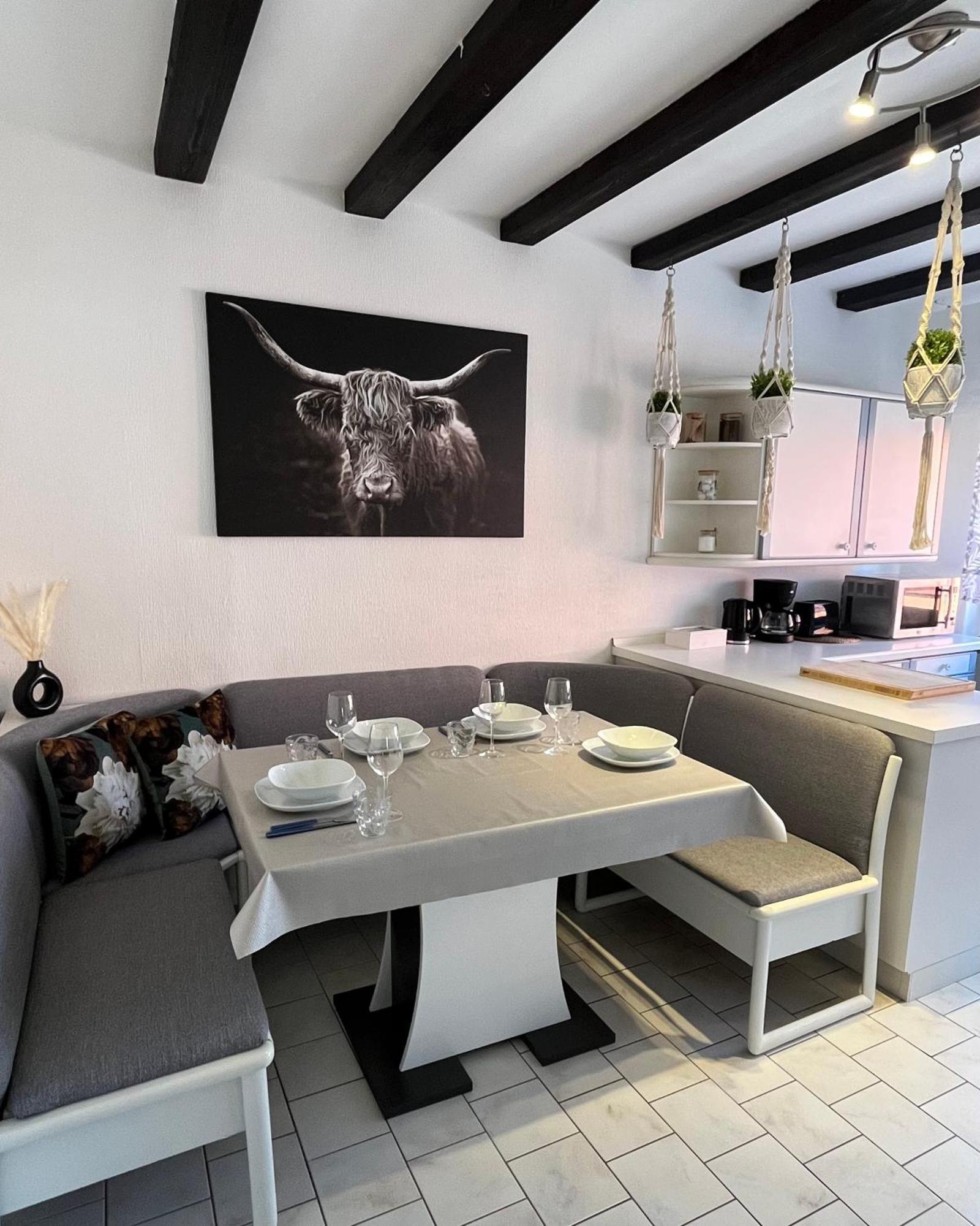 Casa Inn Parkview - Relax & Chill - Perfect For Business Travel, Weekend Trip, Family&Friends, Dogs Lover, Romance, Layover Or Longstay Limburg an der Lahn Bagian luar foto