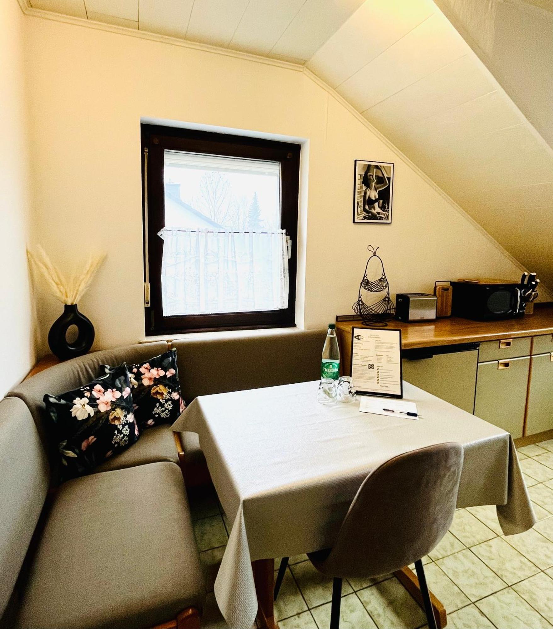 Casa Inn Parkview - Relax & Chill - Perfect For Business Travel, Weekend Trip, Family&Friends, Dogs Lover, Romance, Layover Or Longstay Limburg an der Lahn Bagian luar foto