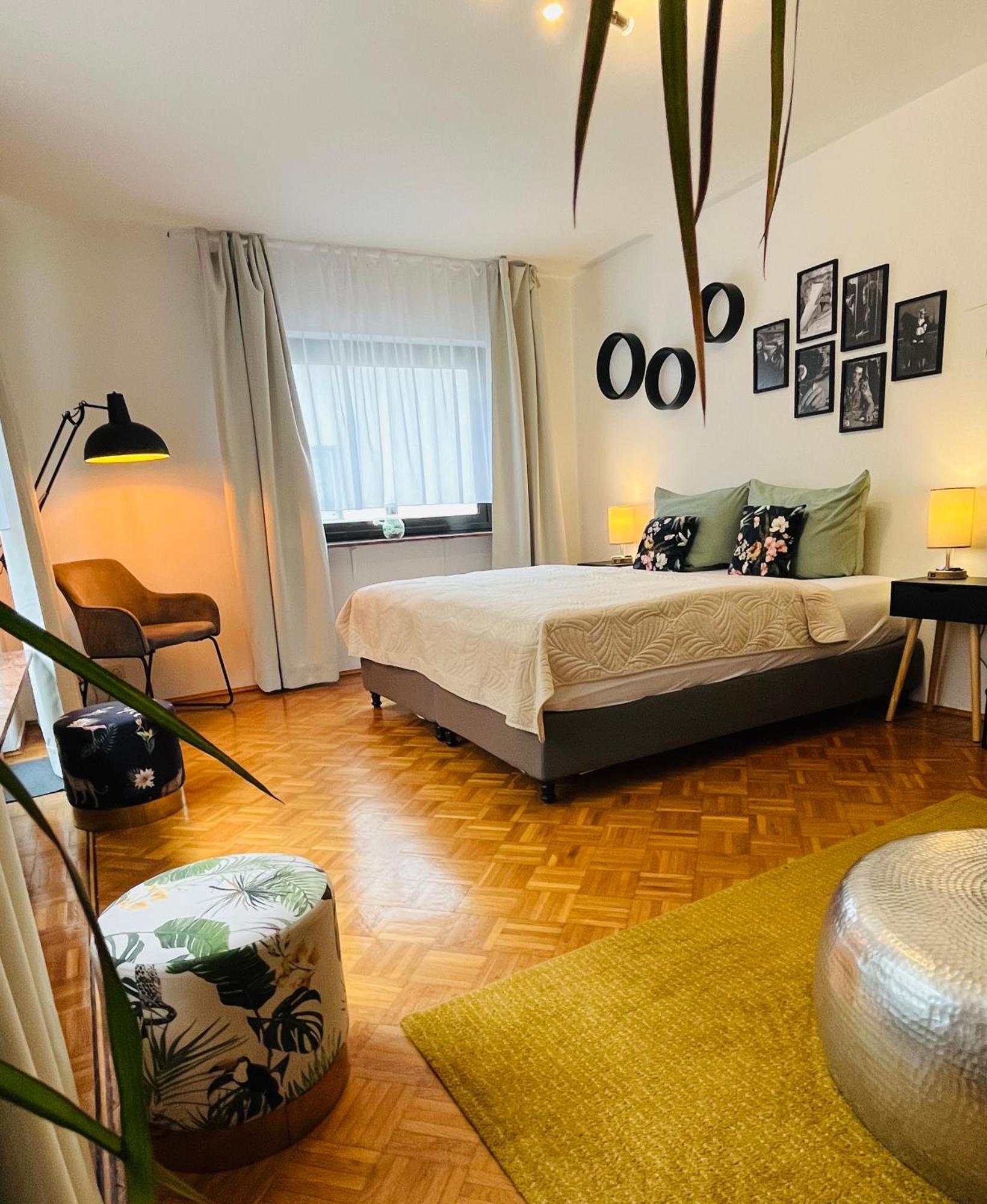 Casa Inn Parkview - Relax & Chill - Perfect For Business Travel, Weekend Trip, Family&Friends, Dogs Lover, Romance, Layover Or Longstay Limburg an der Lahn Bagian luar foto